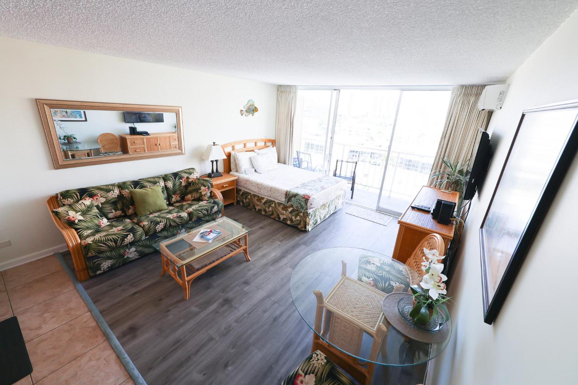 Tropical Studios At Marine Surf Waikiki - Free Parking - Best Location - Full Kitchen - Swimming Pool Honolulu Exterior foto