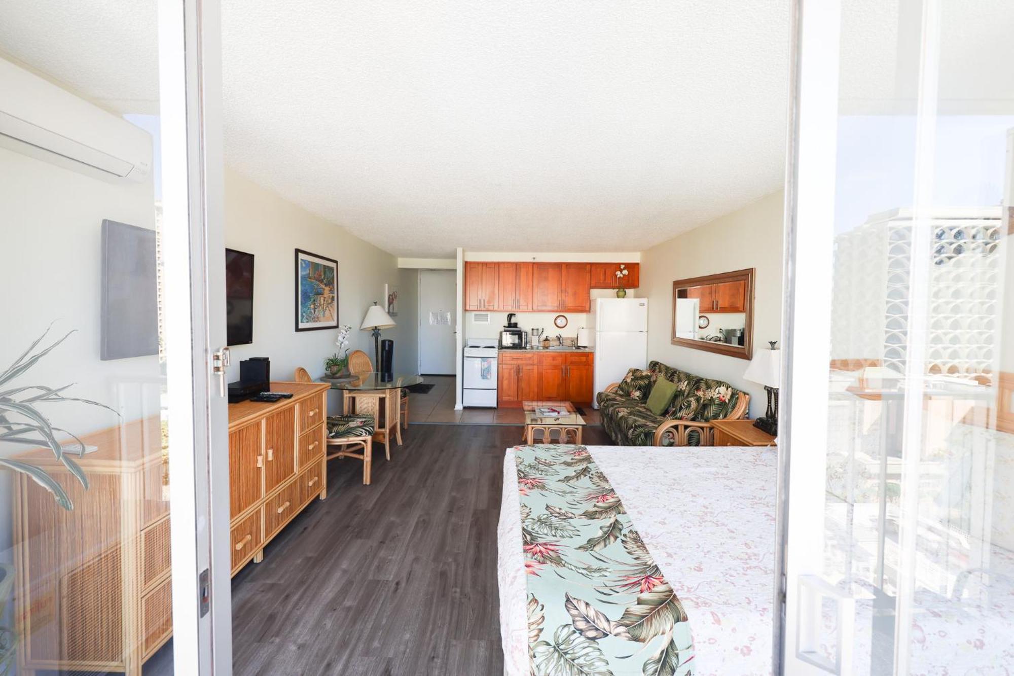Tropical Studios At Marine Surf Waikiki - Free Parking - Best Location - Full Kitchen - Swimming Pool Honolulu Exterior foto