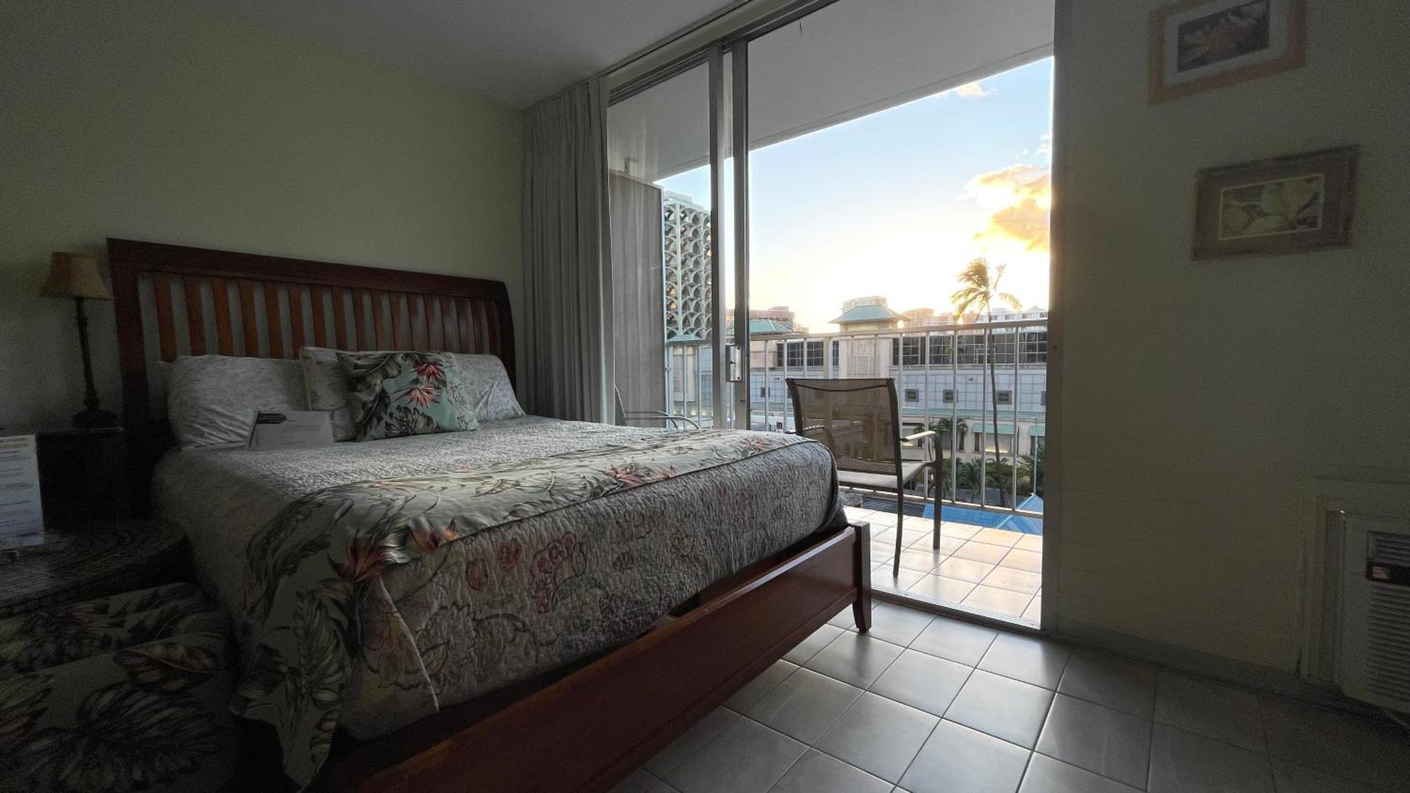 Tropical Studios At Marine Surf Waikiki - Free Parking - Best Location - Full Kitchen - Swimming Pool Honolulu Exterior foto