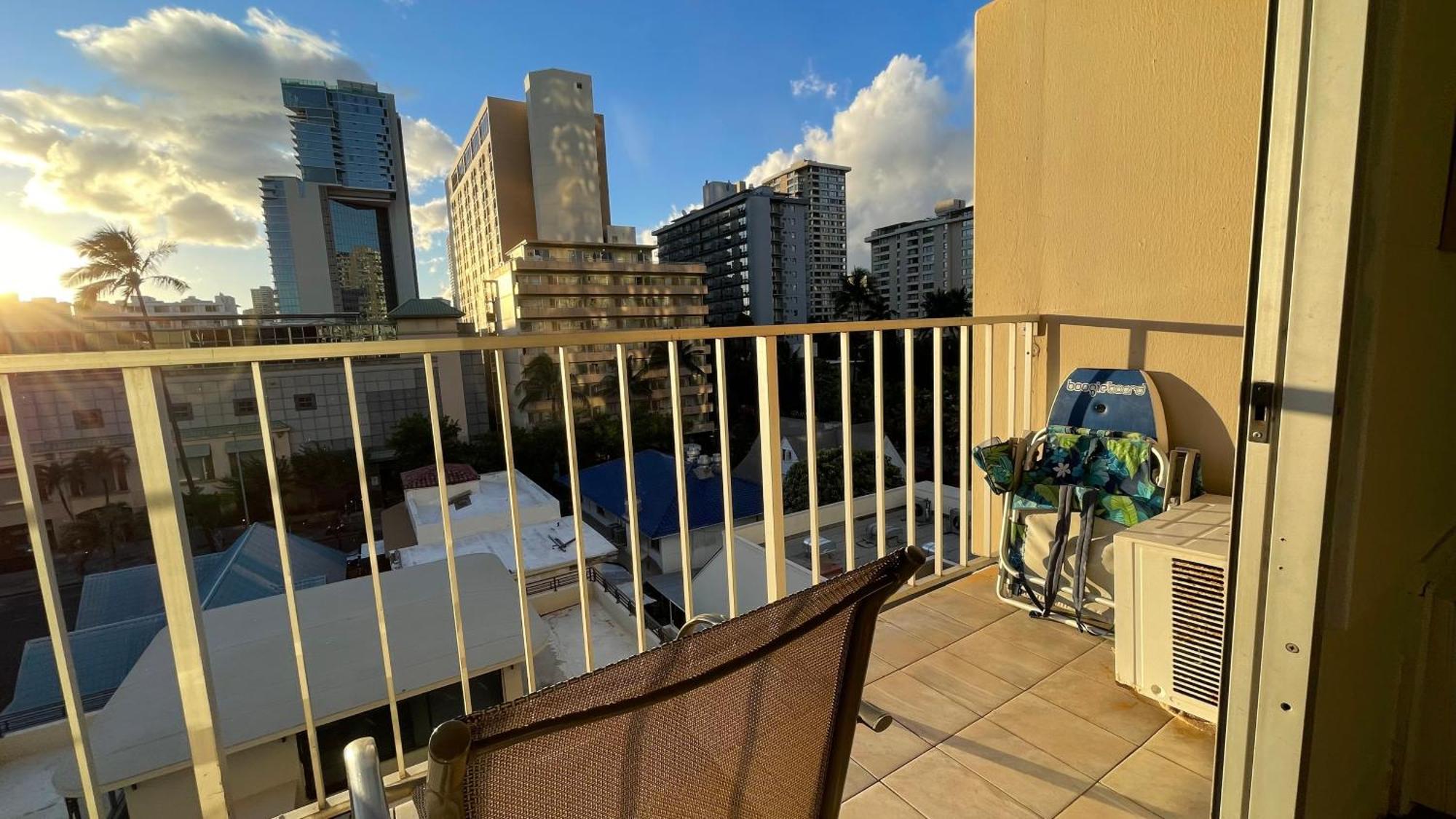 Tropical Studios At Marine Surf Waikiki - Free Parking - Best Location - Full Kitchen - Swimming Pool Honolulu Exterior foto