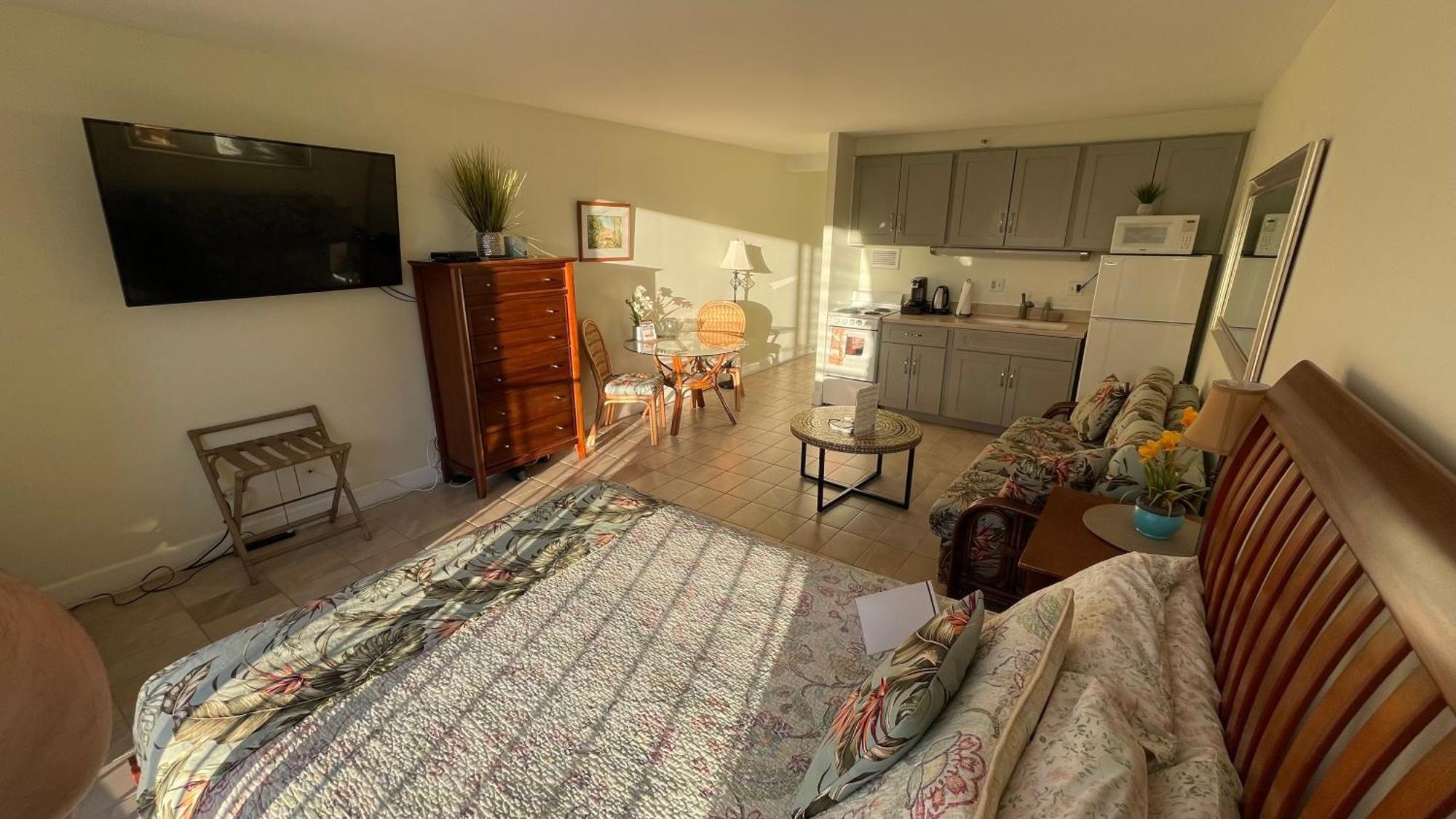 Tropical Studios At Marine Surf Waikiki - Free Parking - Best Location - Full Kitchen - Swimming Pool Honolulu Exterior foto