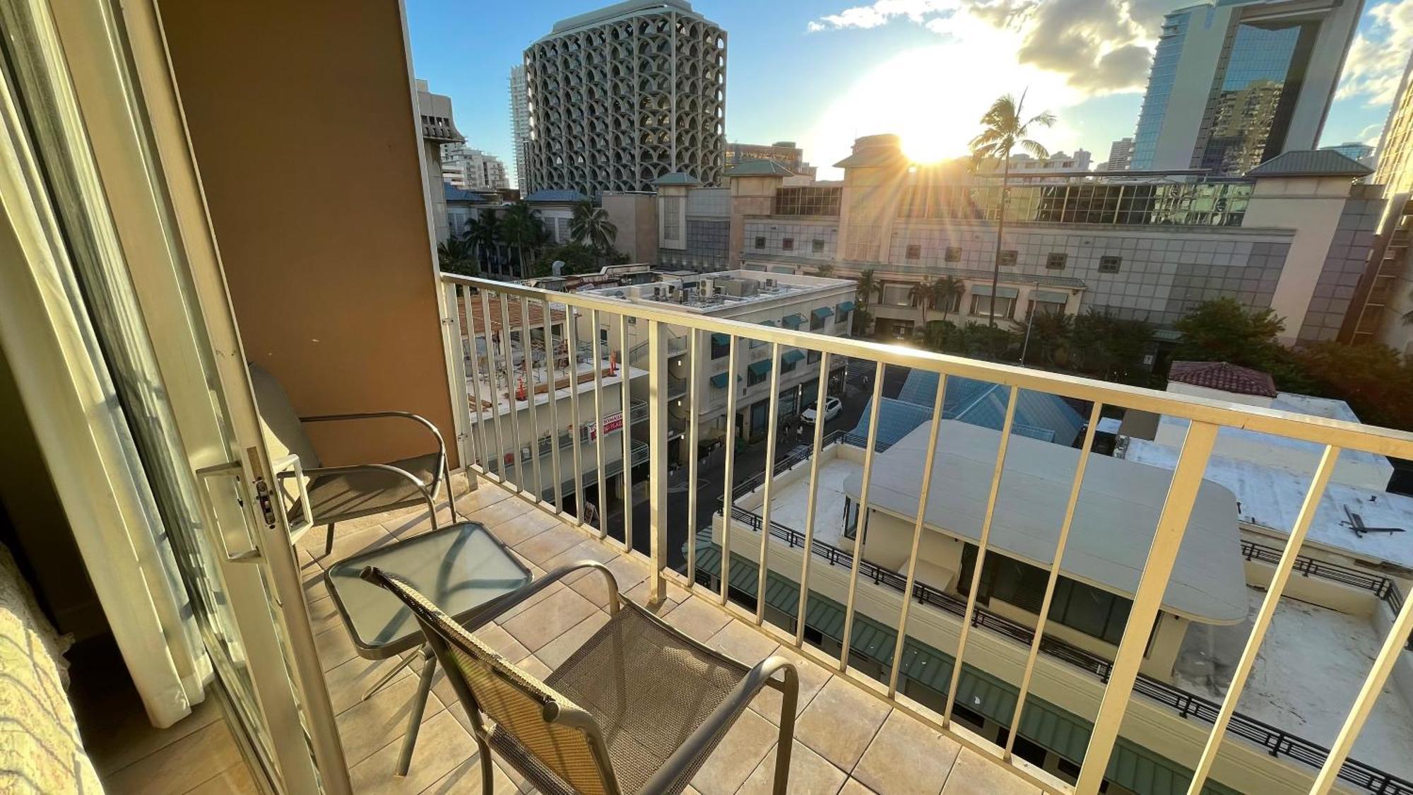 Tropical Studios At Marine Surf Waikiki - Free Parking - Best Location - Full Kitchen - Swimming Pool Honolulu Exterior foto