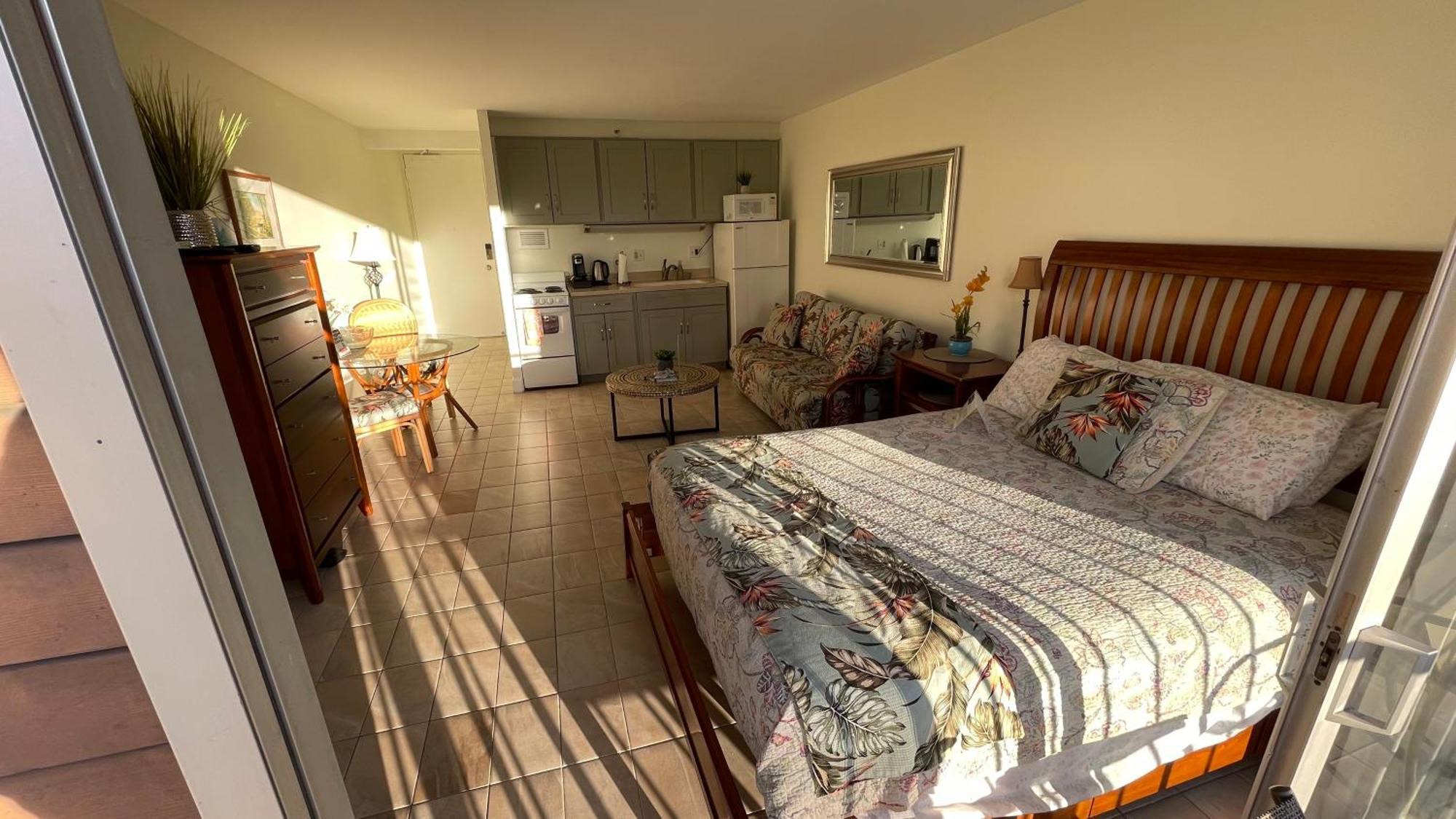 Tropical Studios At Marine Surf Waikiki - Free Parking - Best Location - Full Kitchen - Swimming Pool Honolulu Exterior foto