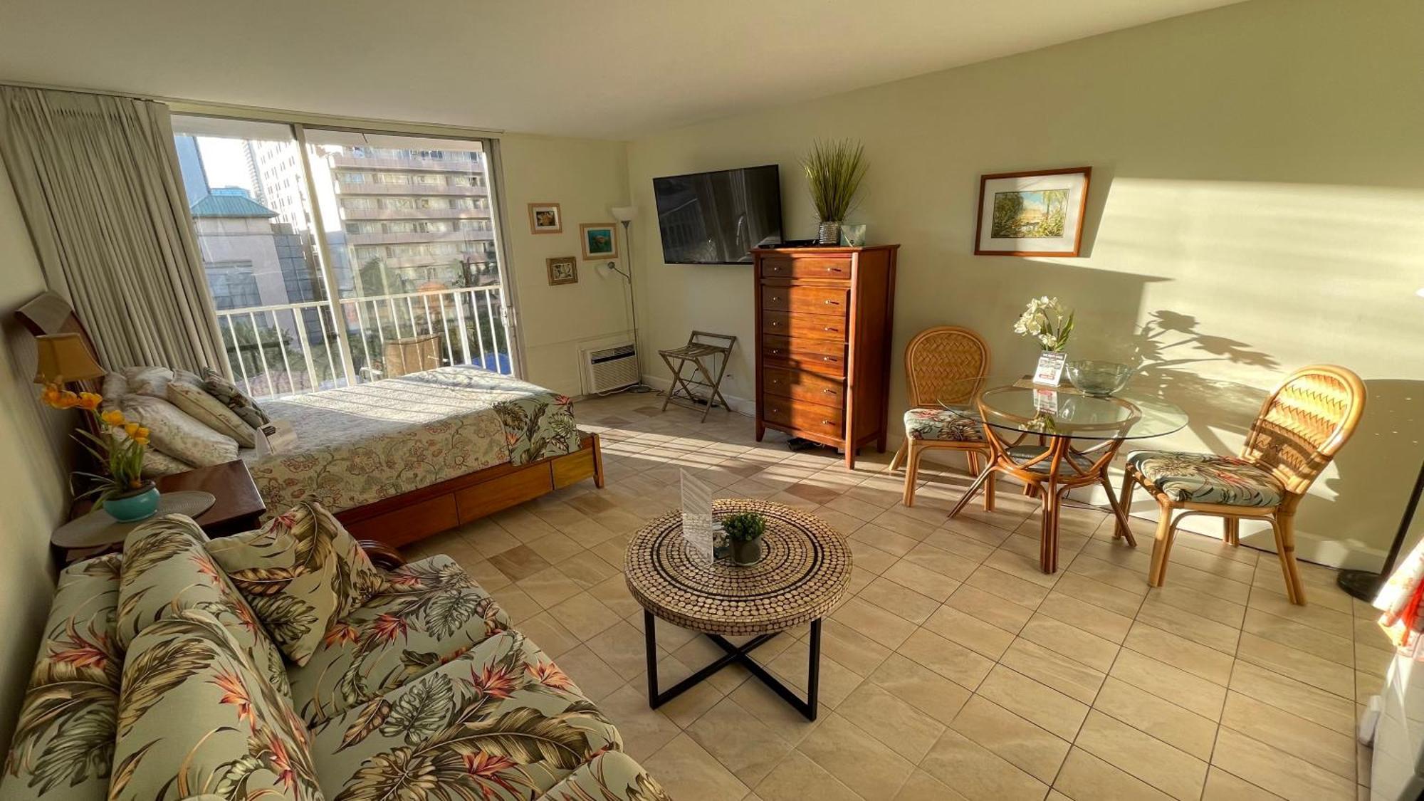 Tropical Studios At Marine Surf Waikiki - Free Parking - Best Location - Full Kitchen - Swimming Pool Honolulu Exterior foto